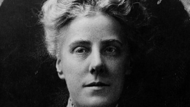 حكاية المرأة التي ندمت على إطلاقها عيد الأم