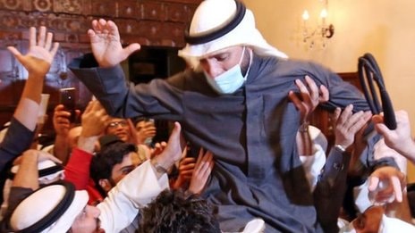 رئيس البرلمان السابق، النائب، مرزوق الغانم، يحتفل مع أنصاره بالفوز Getty Images