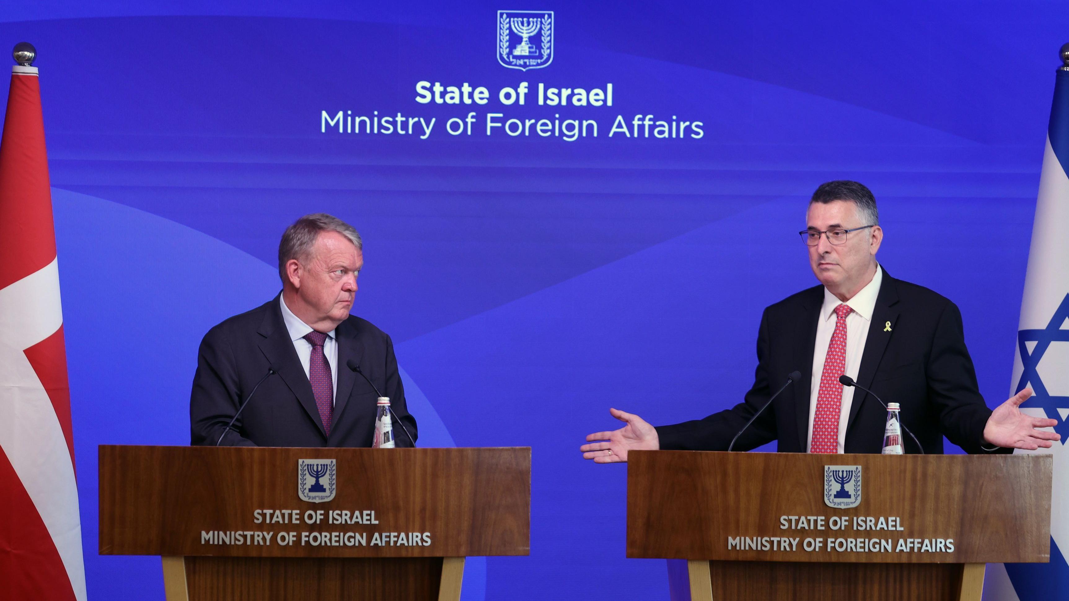 وزير الخارجية الإسرائيلي، جدعون ساعر، خلال مؤتمر صحفي في القدس مع نظيره الدنماركي لارس لوكه راسموسن - EPA