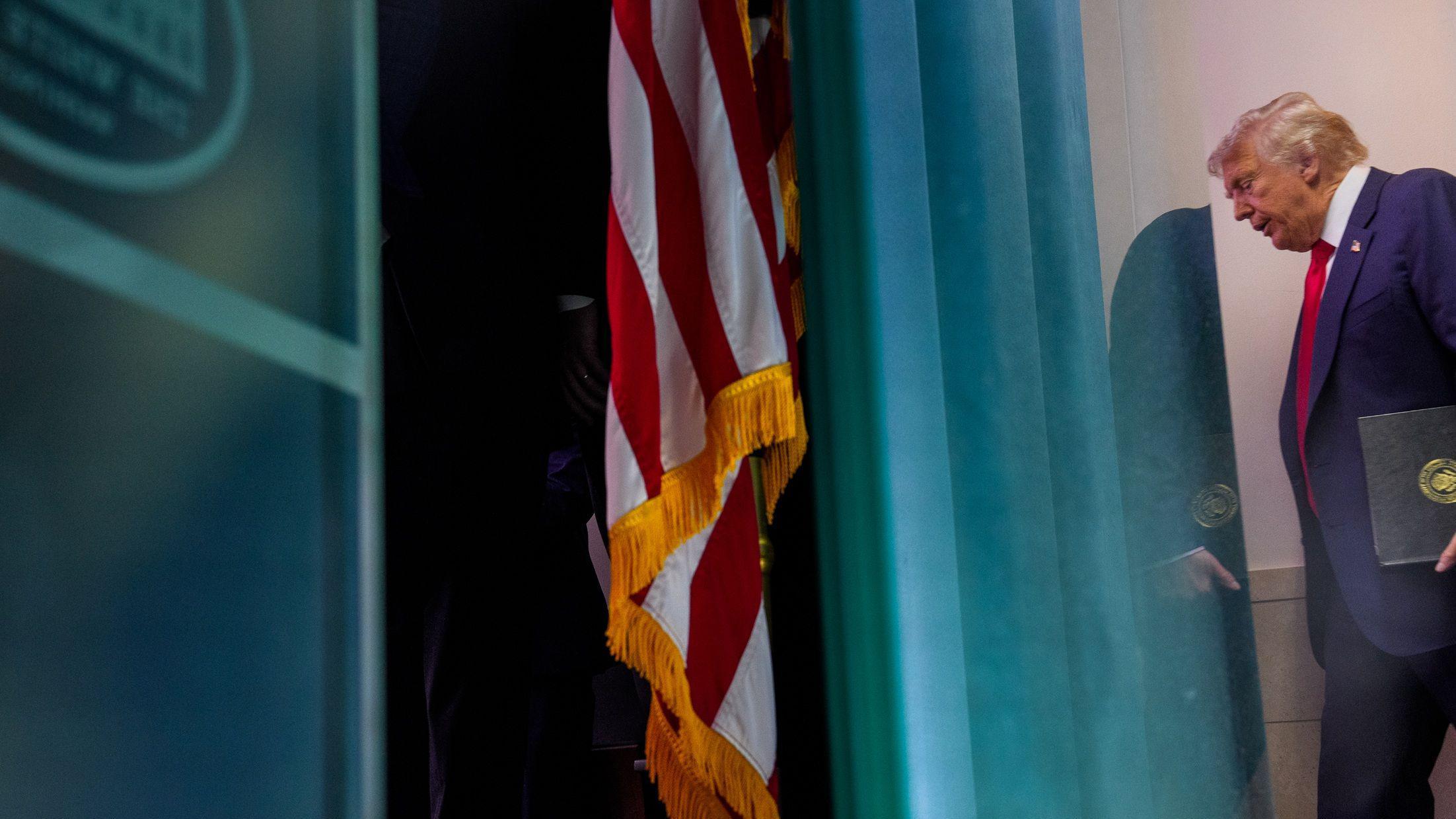 وصل الرئيس الأمريكي دونالد ترامب إلى قاعة جيمس إس. برادي للصحافة في البيت الأبيض لحضور مؤتمر صحفي في 11 أغسطس/آب 2025 في واشنطن العاصمة. - Getty Images