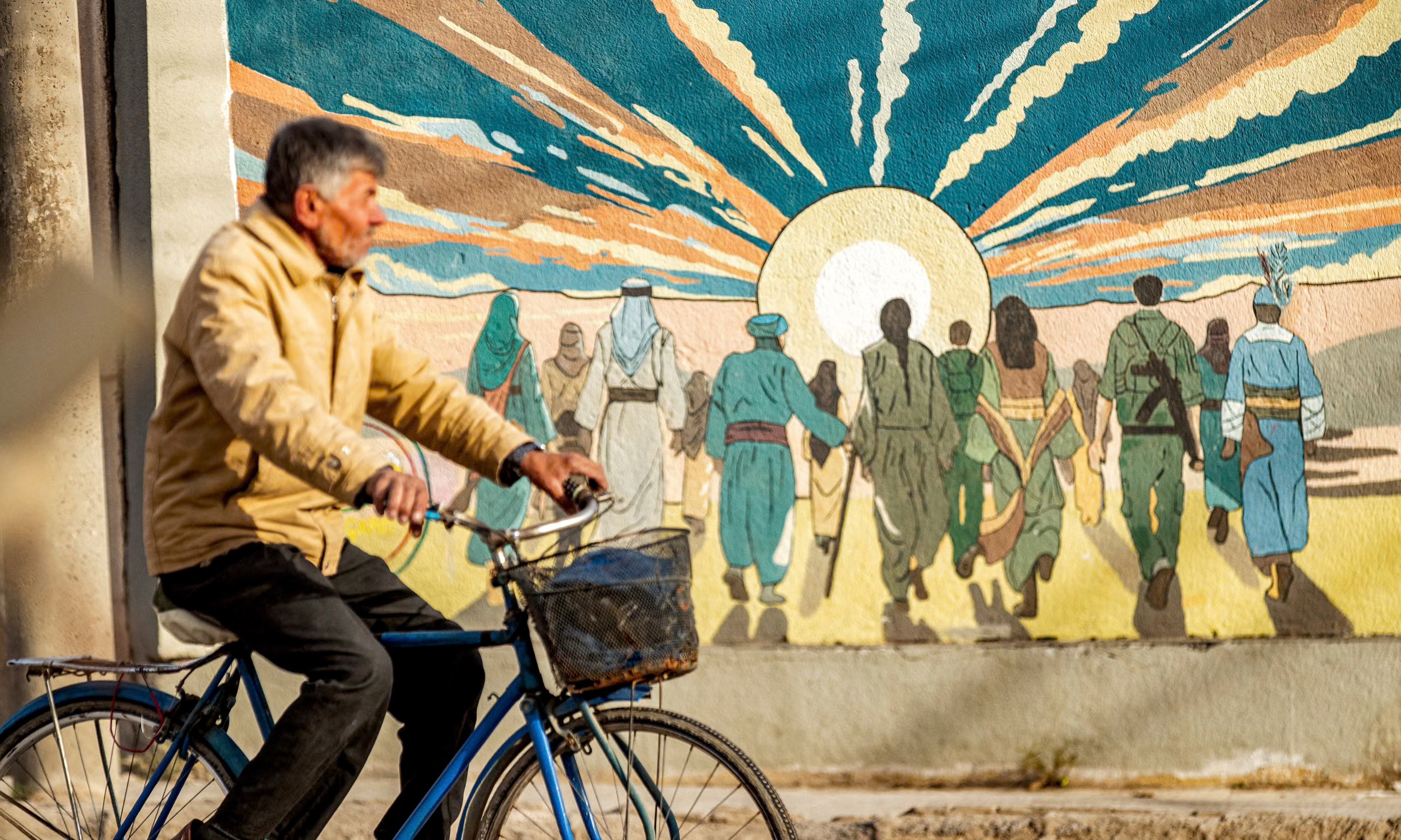 جدارية دعماً لوحدات حماية الشعب الكردية في القامشلي، شمال شرق سوريا، 16 كانون الأول (ديسمبر) 2024