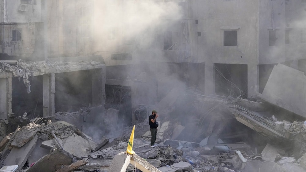 الضربات الإسرائيلية تحصد أرواح "مدنية" في بيروت وغزة