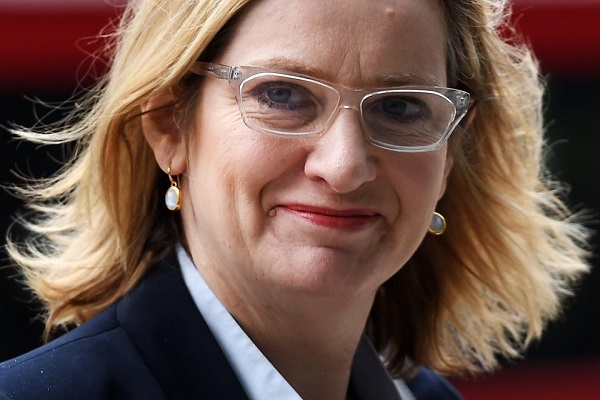 بريطانيا لمواجهة هجمات الأسيد