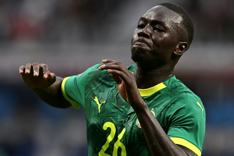 مهاجم السنغال باب غي يحتفل بثنائيته في مرمى السنغال (3-1) في ثمن نهائي كاس الأمم الإفريقية في طنجة في الثالث من كانون الثاني/يناير 2025