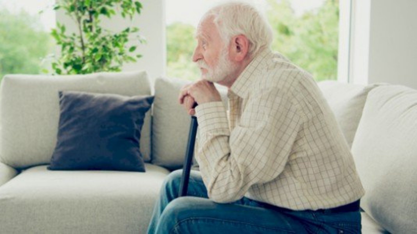 مع تقدمنا في العمر، يمكن أن تصبح أصواتنا أكثر هدوءا وأقل تعبيرا