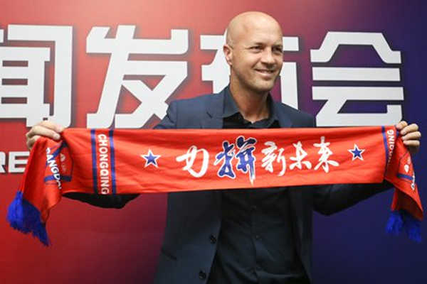 انضم كرويف إلى مجموعة من المدربين الأجانب في الدوري الصيني