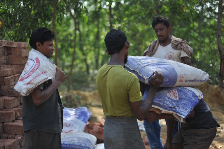 الروهينغا يفرون من مخيمات‎ بنغلادش خوفًا من إرسالهم إلى بورما
