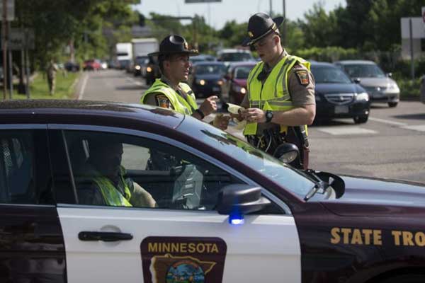 عناصر من الشرطة في ولاية مينيسوتا