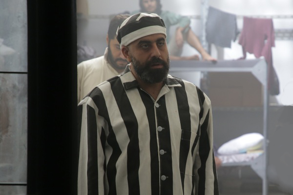 هشام حداد في بدلة السجن