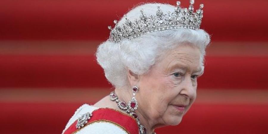 الملكة اليزابيث الثانية ملكة بريطانيا 