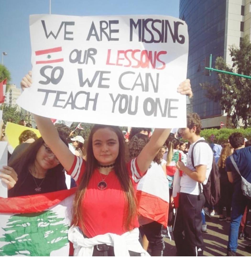 استهتار السياسيين بالثورة اللبنانية سيؤدي إلى هستيريا جماعية ضدهم