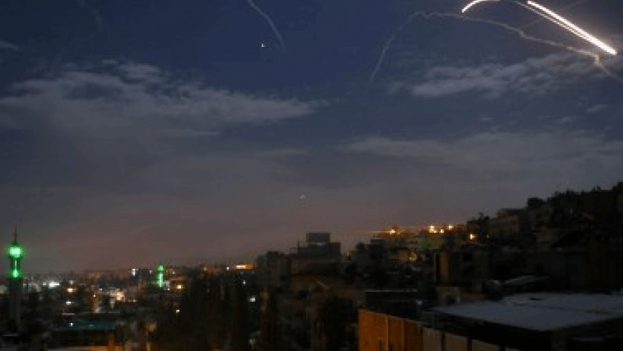 الدفاعات الجوية السورية تتصدى لاعتداء إسرائيلي فوق سماء دمشق في 21 يناير 2019