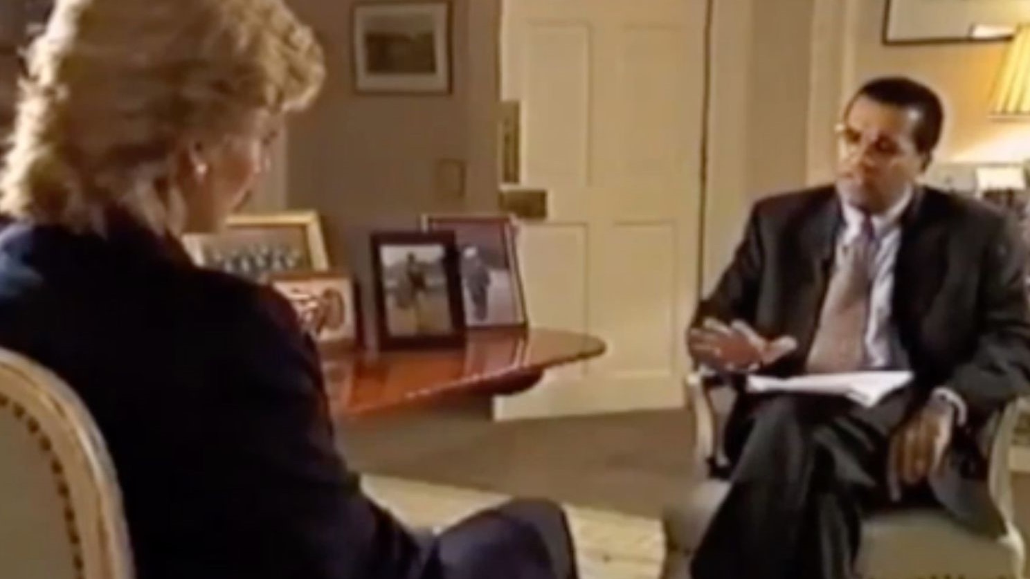 جانب من مقابلة مارتن بشير للاميرة الراحلة ديانا في عام 1995