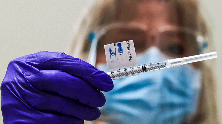حملات التطعيم ضد كورونا تتواصل في بريطانيا 