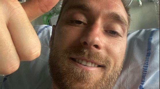 صورة وزعها الاتحاد الدنماركي لكرة القدم للاعبه كريستيان إريكسن في المستشفى بعد تعرضه لنوبة قلبية خلال المواجهة ضد فنلندا في كأس أوروبا لكرة القدم