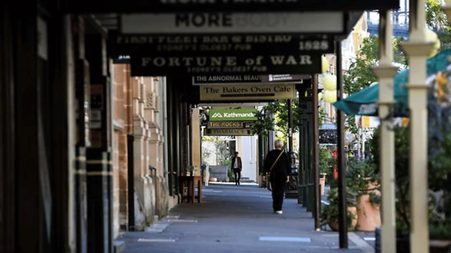 السلطات الأسترالية تفرض إغلاقًا على مدينة سيدني لاحتواء تفشي متغيّر دلتا شديد العدوى في 27 حزيران/ يونيو 2021