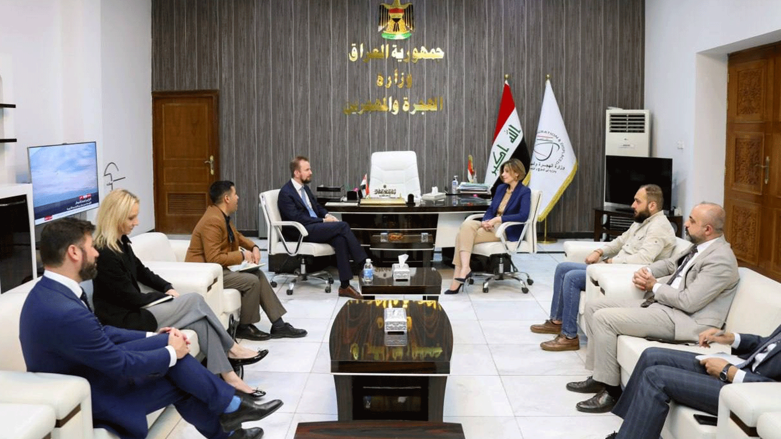 وزيرة الهجرة والمهجرين العراقية إيفان فائق جابرو اجتمعت الاربعاء 16 تشرين الثاني/ نوفمبر 2021 مع سفير الاتحاد الأوروبي في العراق فيلا فاريولا