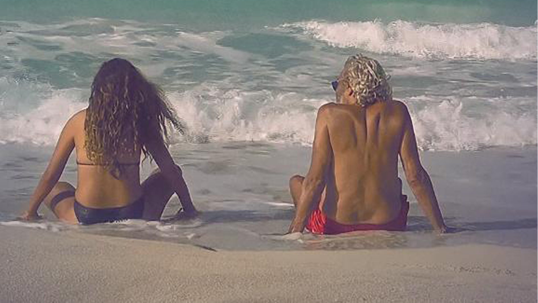 فيلم "العودة" الوثائقي يفوز بجائزة "نوت" لأحسن  فيلم مصري بمهرجان أسوان