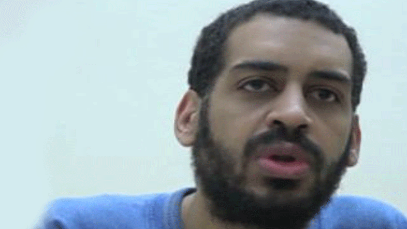 الداعشي البريطاني الشافعي الشيخ - صورة من شريط فيديو 