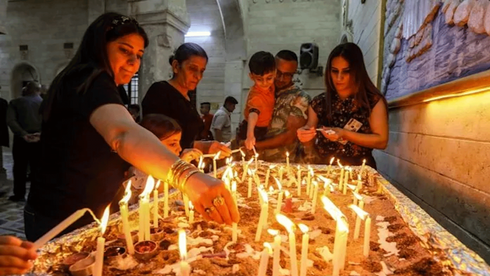 المسيحيون الأرثوذكس العراقيون يحتفلون بعيد الفصح في كنيسة دير مور ماتاي القديم في قرية بعشيقة