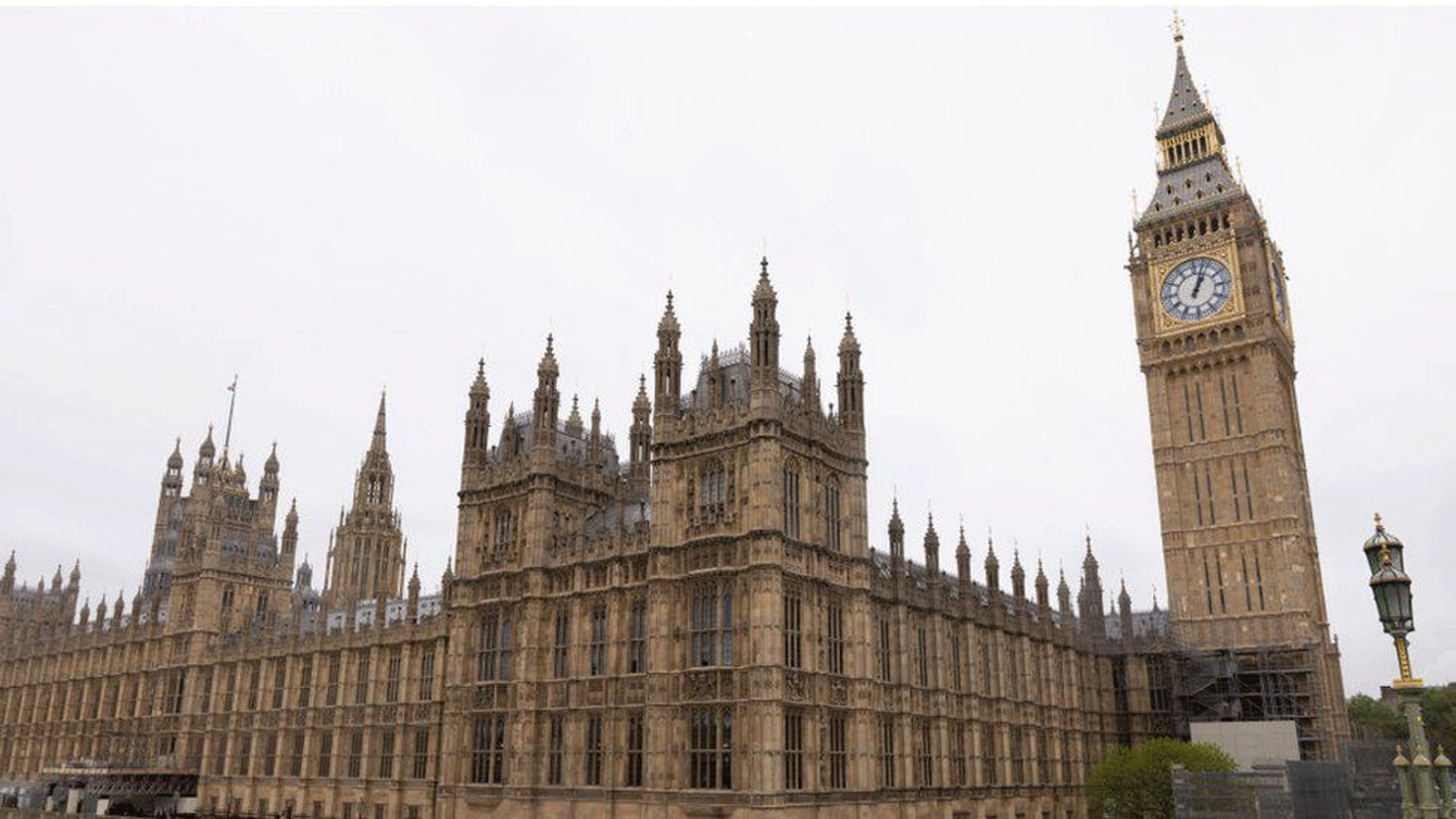مبنى مجلس العموم البريطاني في قلب لندن 