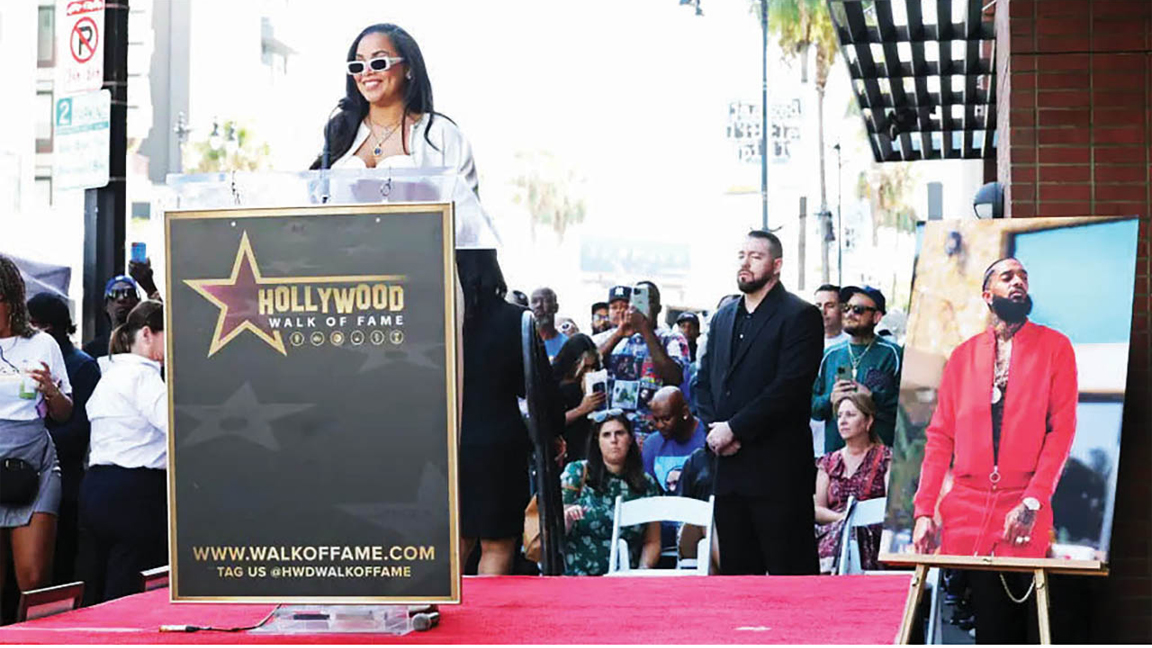 نجمة تكريمية على رصيف الشهرة في هوليوود لمغني الراب الراحل نيبسي هاسل