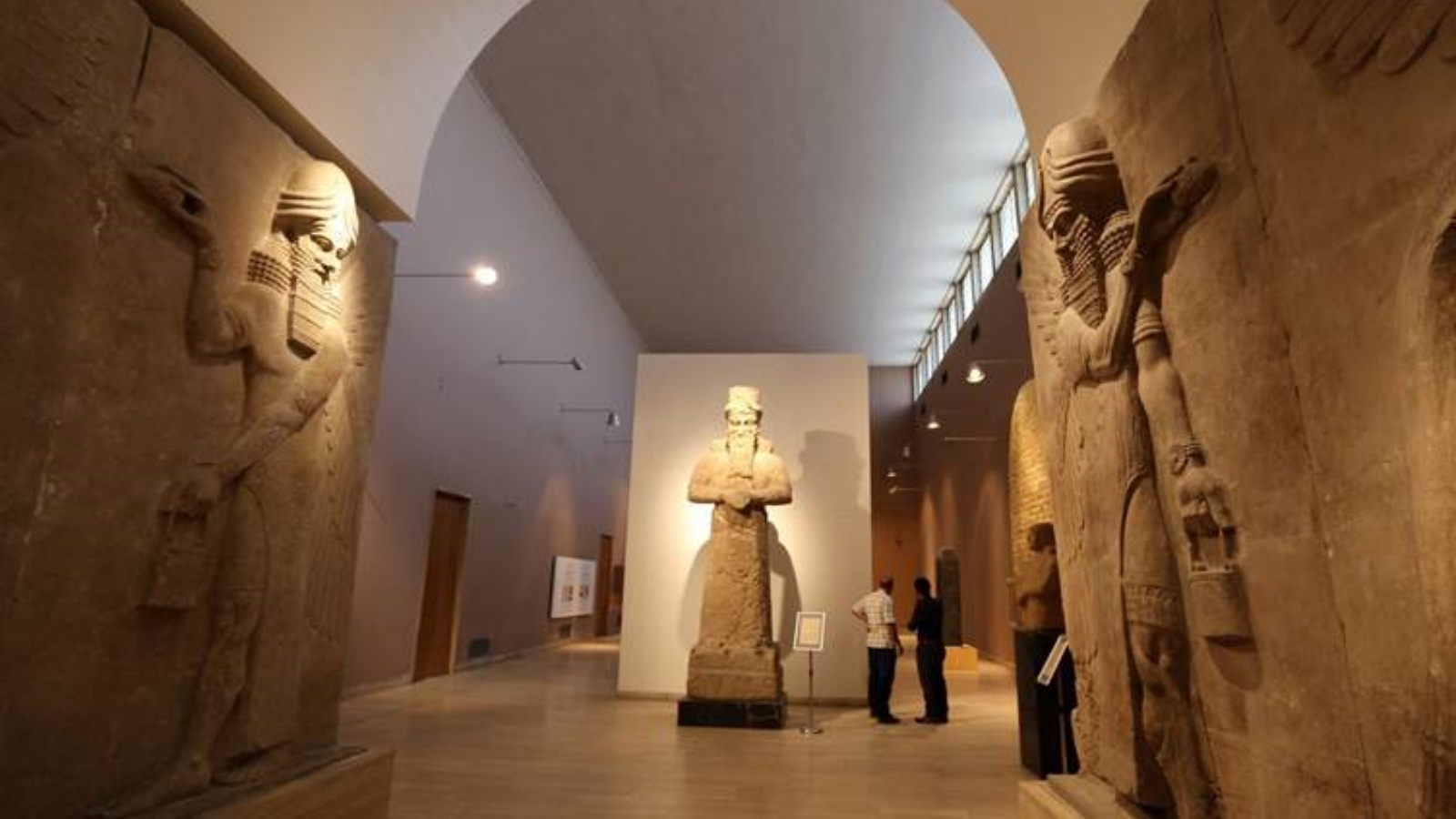 المتحف الوطني العراقي وسط بغداد وهو أحد أشهر المتاحف في العالم (موقعه)