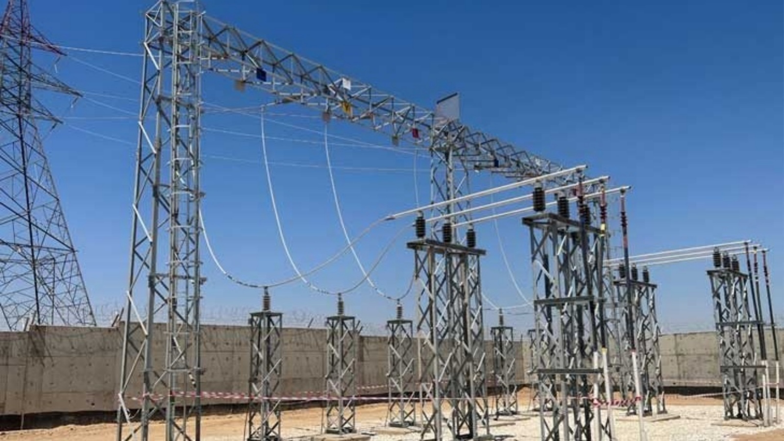 منشأة كهربائية عراقية حيث تم الاعلان الاحد 28 مايو 2023 عن البدء بربط العراق والراردن كهربائيا في الأول من يوليو المقبل (تويتر)