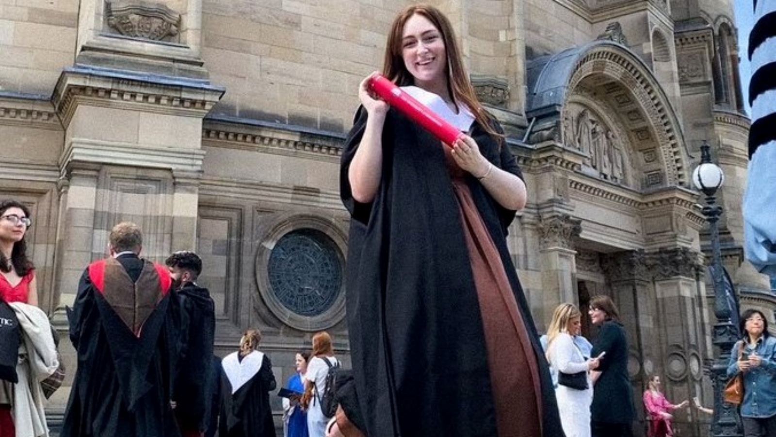 النزاعات العمالية تعطل تخريج آلاف الجامعيين في بريطانيا