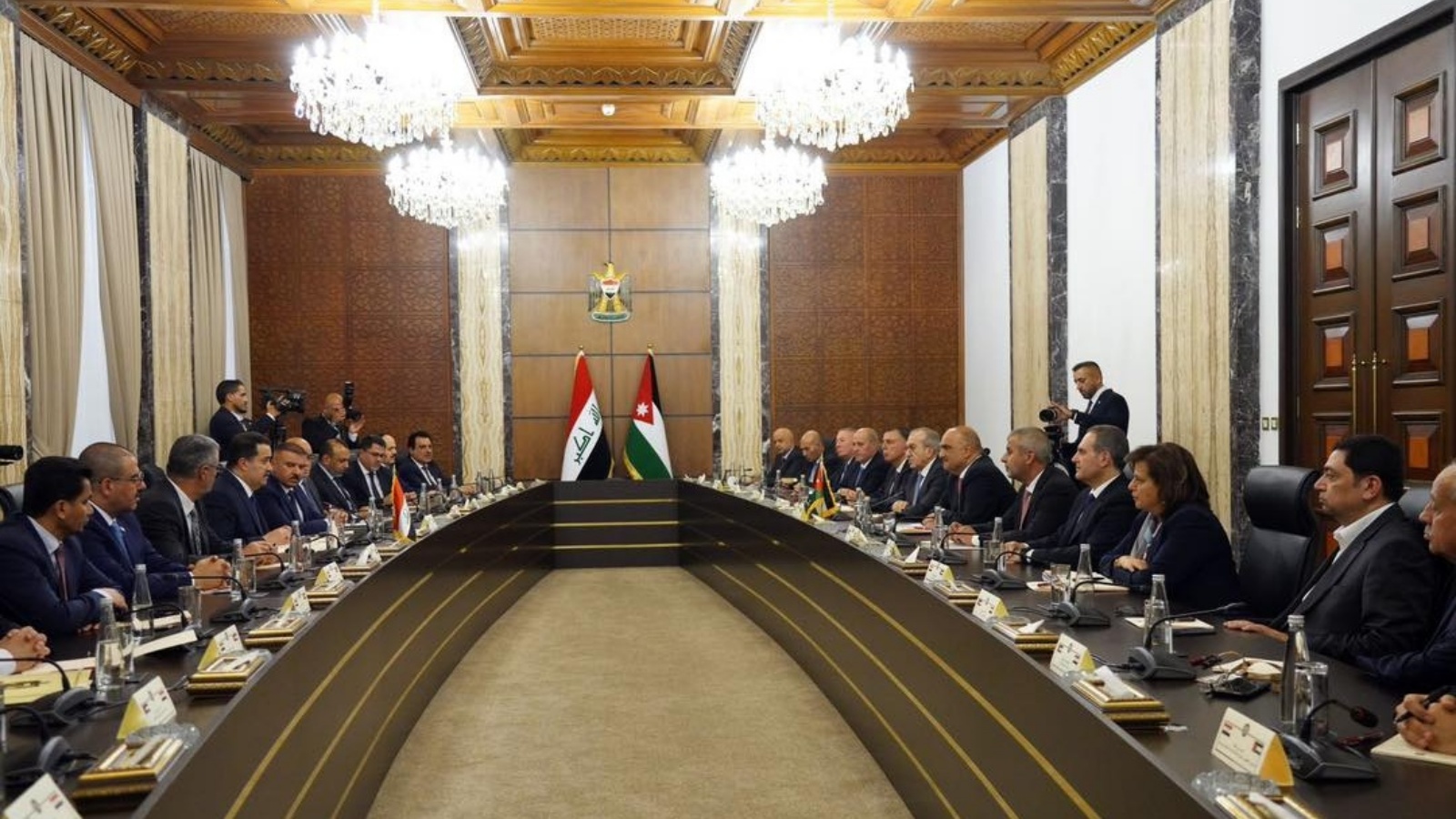 المباحثات الرسمية العراقية الأردنية برئاسة رئيسي حكومتيهما السوداني والخصاونة في بغداد الاثنين 24 يوليو 2023 (اعلام حكومي)