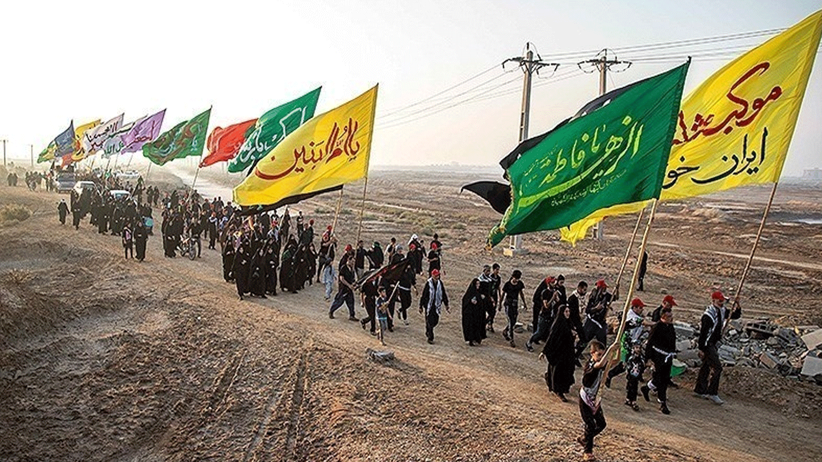 آلاف الايرانيين بدأوا خلال الساعات الاخيرة بالتوجه الى العراق للمشاركة في أربعينية الامام الحسين بكربلاء (اعلام ايراني)