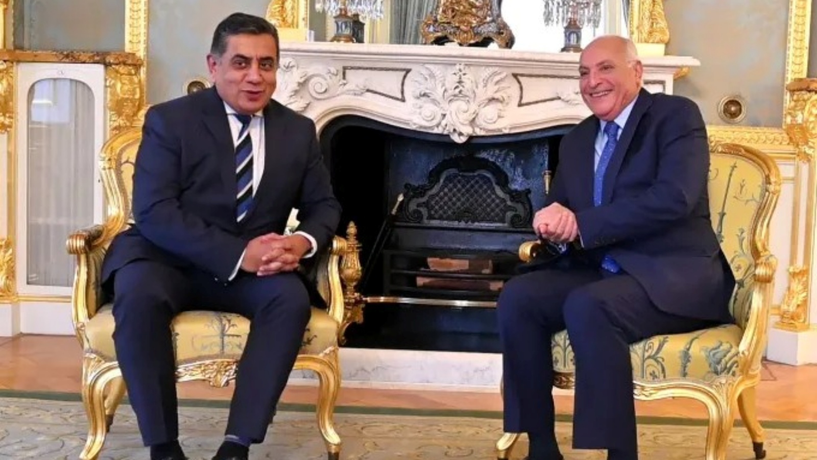 الوزيران الجزائري أحمد عطاف والبريطاني لورد أحمد خلال لقاء لندن