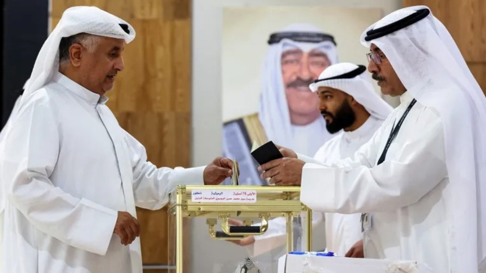 جانب من الانتخابات الكويتية البرلمانية التي جرت يوم الخميس 