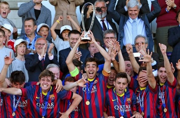 عشرات ق راموس هدفا ضد اتلتيكو مدريد خلال مباراة لكرة القدم في دوري ابطال اوروبا النهائية على ملعب لوز في لشبونة، ريال مدريد & # 39