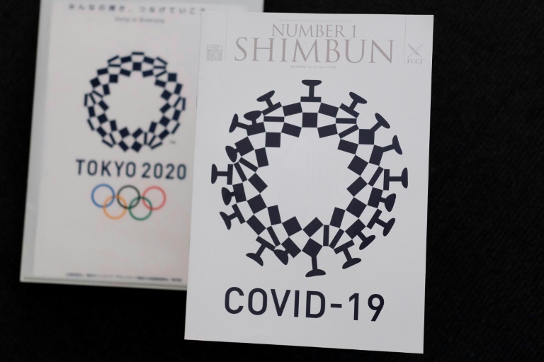 شعار دورة الألعاب الأولمبية الصيفية في طوكيو (الى اليسار) والرسم المثير للجدل لفيروس كورونا المستجد.