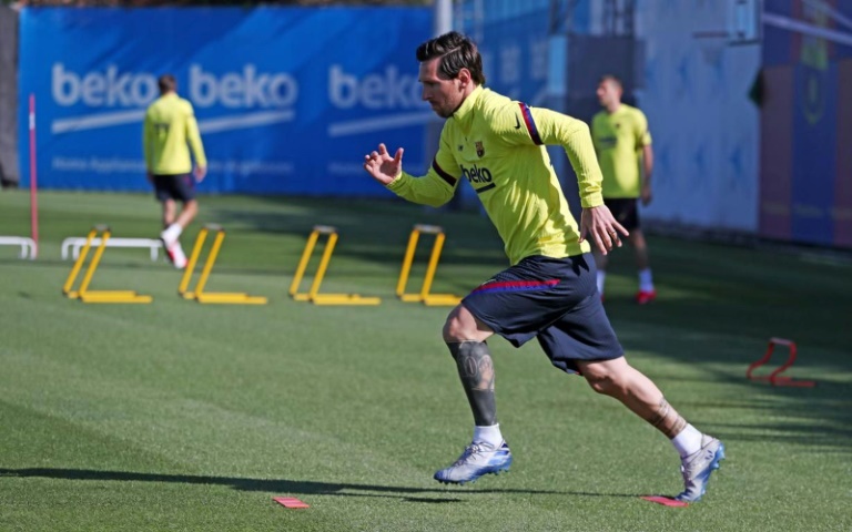 الأرجنتيني ليونيل ميسي خلال حصة تدريبية مع فريقه برشلونة الإسباني في 18 أيار/مايو 2020.