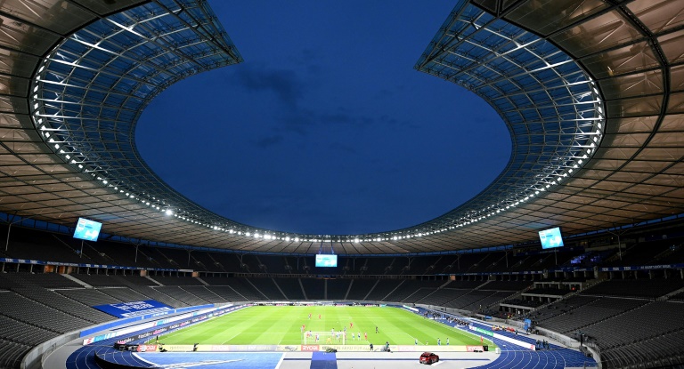 سيكون الملعب الاولمبي التاريخي في برلين خاليا من الجماهير في نهائي الكأس بين بايرن ميونيخ وباير ليفركوزن