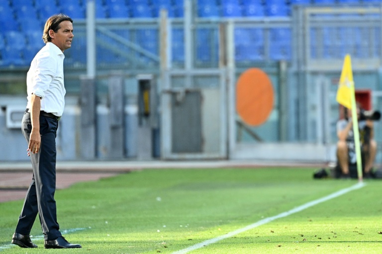 يحاول سيموني انزاغي ايقاف نزيف النقاط لفريقه لاتسيو في الدوري الايطالي