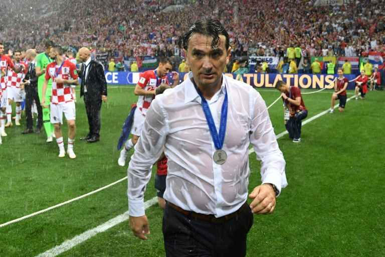 المدرب الكرواتي زلاتكو داليتش بعد تتويج منتخب بلاده لكرة القدم بالميدالية الفضية لكأس العالم في روسيا، في 15 تموز/يوليو 2018.