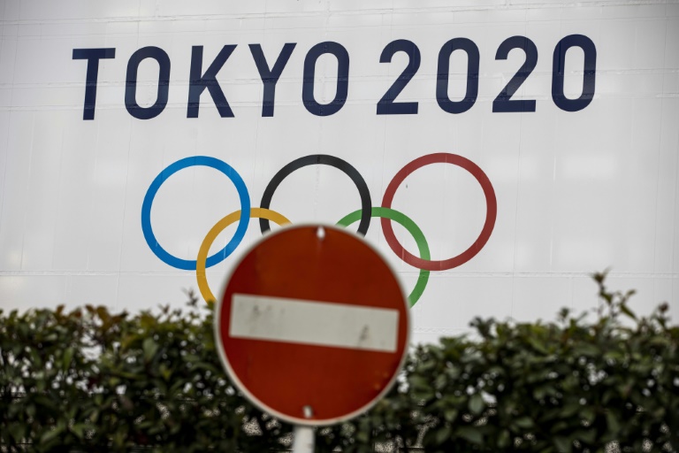 ويخشى المسؤولون من أن يعرّض تدفق الزوار الأجانب الجمهور الياباني المتردد حيال إقامة الألعاب، للخطر