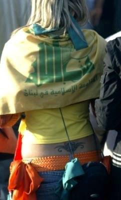 صورة أرسلها أحد المشتركين اللبنانيين لاصدقائة وكتب تحتها ساخراً: أخي العربي الأبي حان الوقت لتقف خلف المقاومة بس ما تلزئش أوي