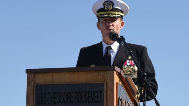 فيروس كورونا: البحرية الأميركية تقيل قبطان حاملة الطائرات الذي أثار القلق