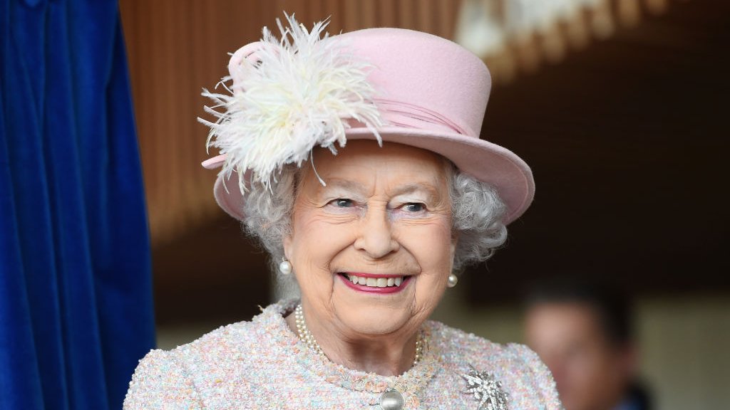 فيروس كورونا: في خطاب نادر الملكة إليزابيث الثانية تطالب البريطانيين بالانضباط