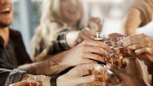 فيروس كورونا: مشروب التكيلا ومفروشات الأسرّة ضمن أكثر 5 مبيعات رواجا في زمن الإغلاق