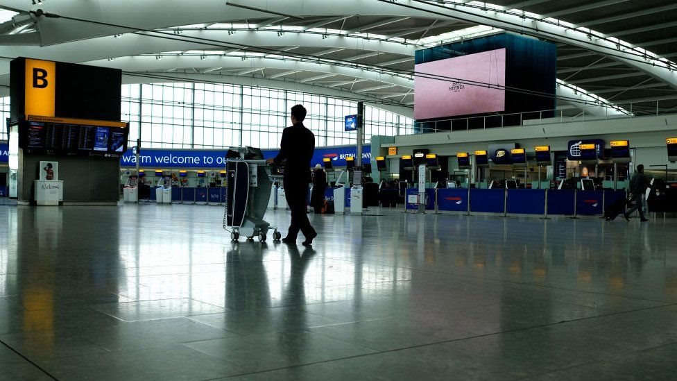 فيروس كورونا: تحذير لشركات الطيران بشأن حق الركاب في استرداد قيمة التذاكر الملغاة