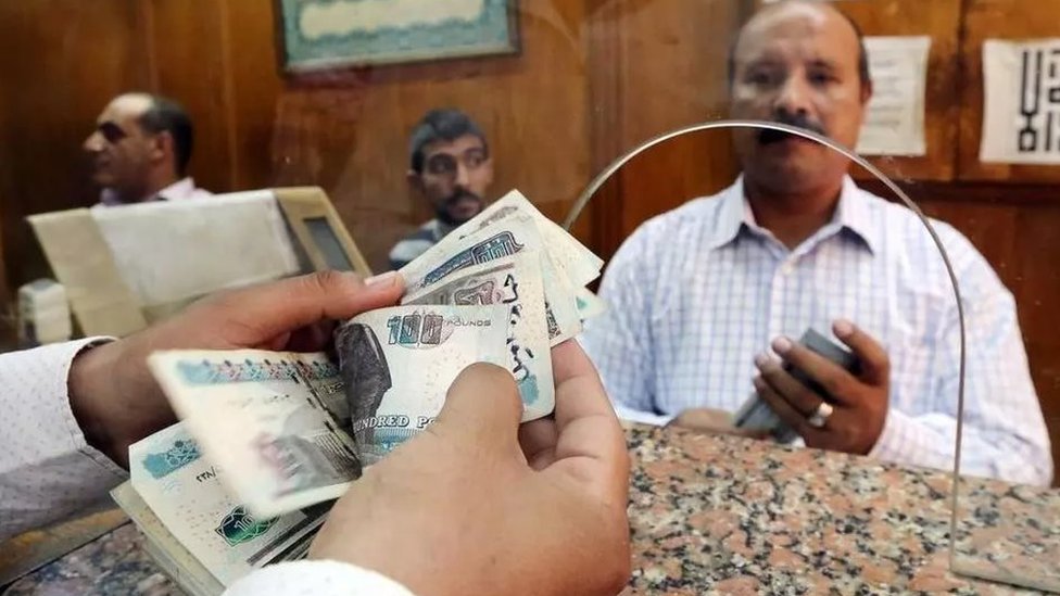 فيروس كورونا: هل يمثل قرض صندوق النقد لمصر ضرورة لمواجهة الوباء أم عبئا جديدا؟