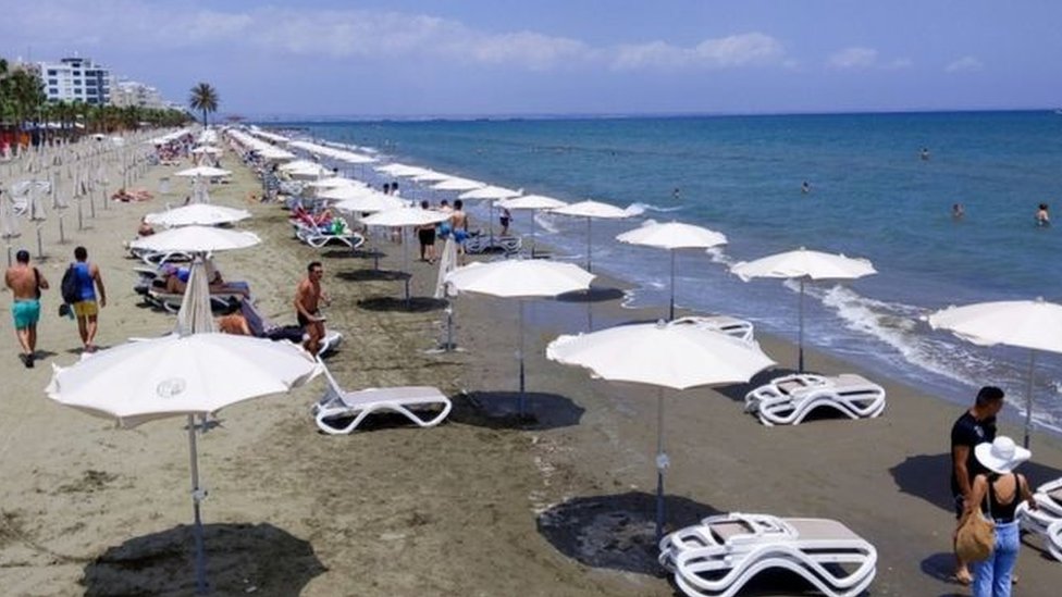 فيروس كورونا: قبرص تغري السياح بتحمل نفقات رحلاتهم وعلاج عائلاتهم إذا أصيبوا بكوفيد 19