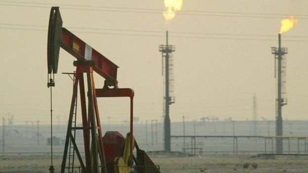 أسعار النفط: أوبك تتفق مع شركائها على تمديد خفض الإنتاج لشهر إضافي
