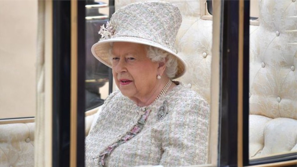 فيروس كورونا: ملكة بريطانيا تلغي الاحتفالات الرسمية بعيدها للمرة الأولى منذ 65 عاماً