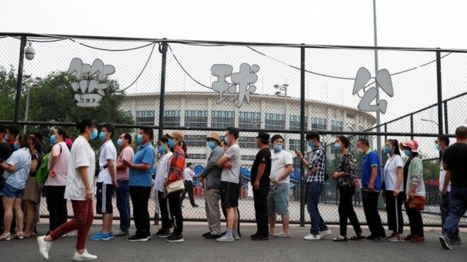 موجة ثانية لكورونا: سكان 27 حيا في بكين غير مسموح لهم بالخروج مع انتشار جديد للفيروس في الصين